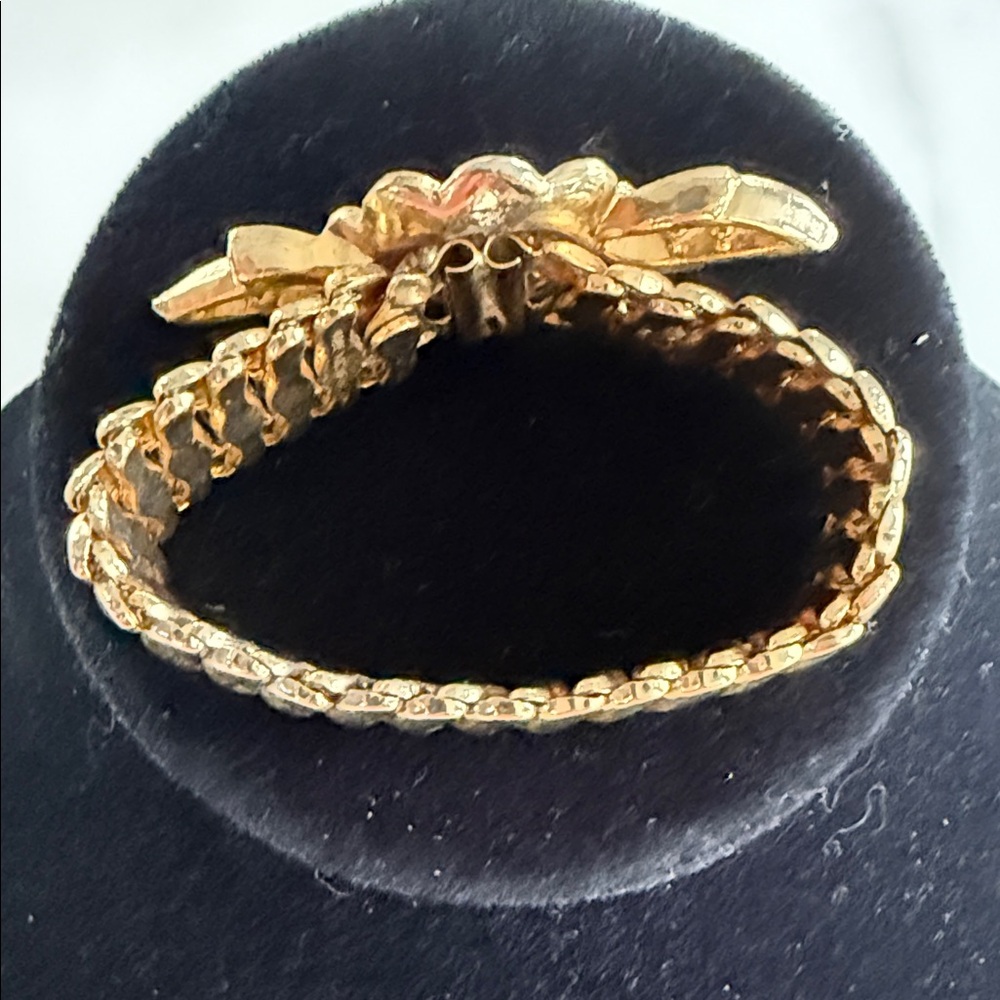 Vintage Gold Toned and Red Floral Jewelry Set - Picture 10 of 11
